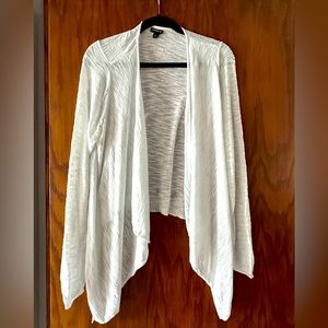 Torrid Size 2 White Cardigan